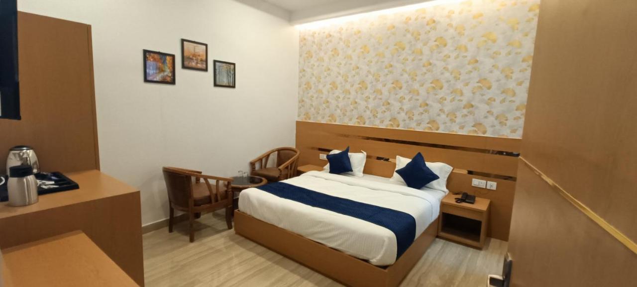 Hotel Royal Casa Лакхнау Экстерьер фото