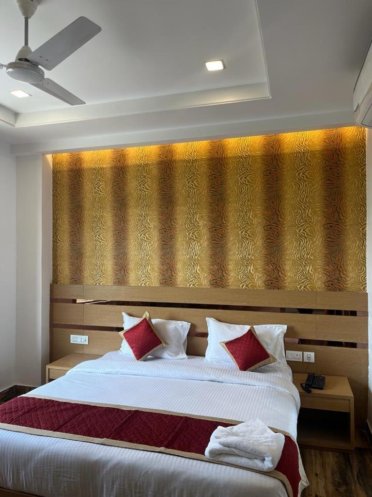 Hotel Royal Casa Лакхнау Экстерьер фото