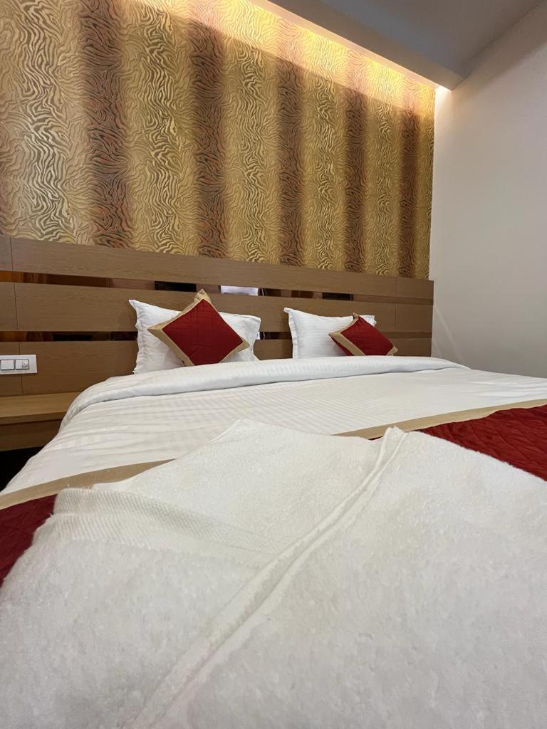 Hotel Royal Casa Лакхнау Экстерьер фото