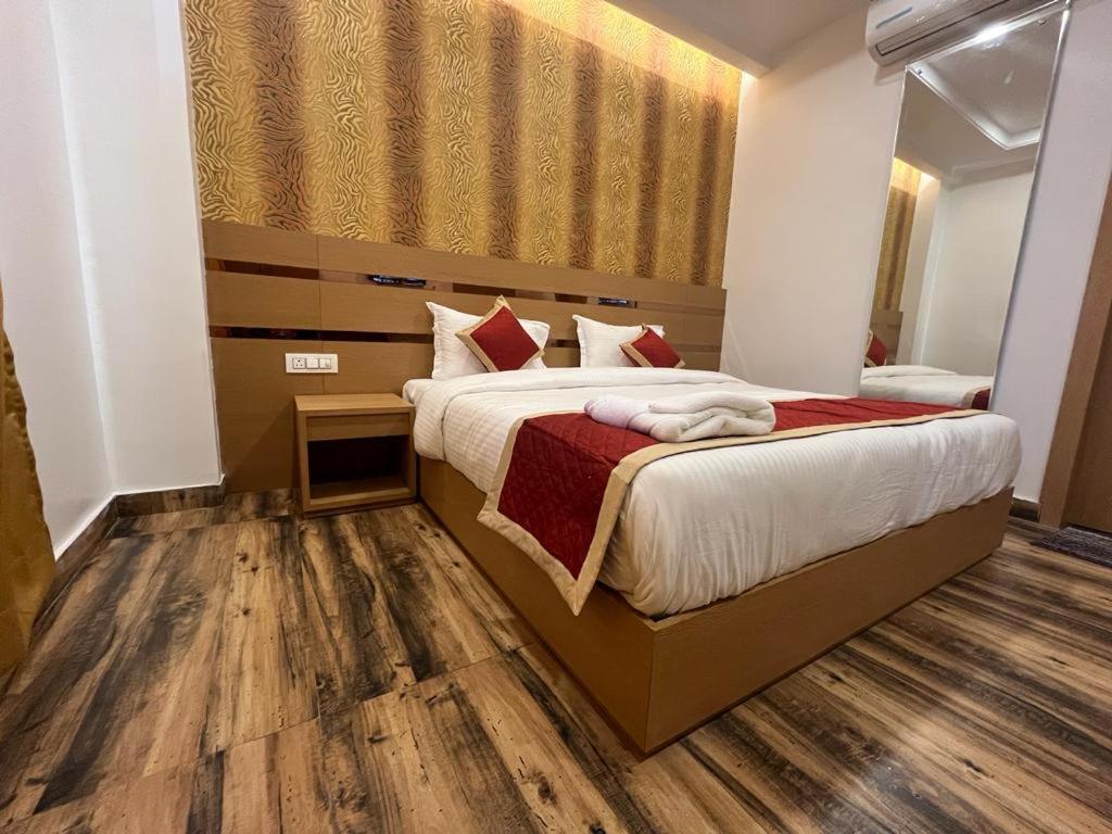 Hotel Royal Casa Лакхнау Экстерьер фото